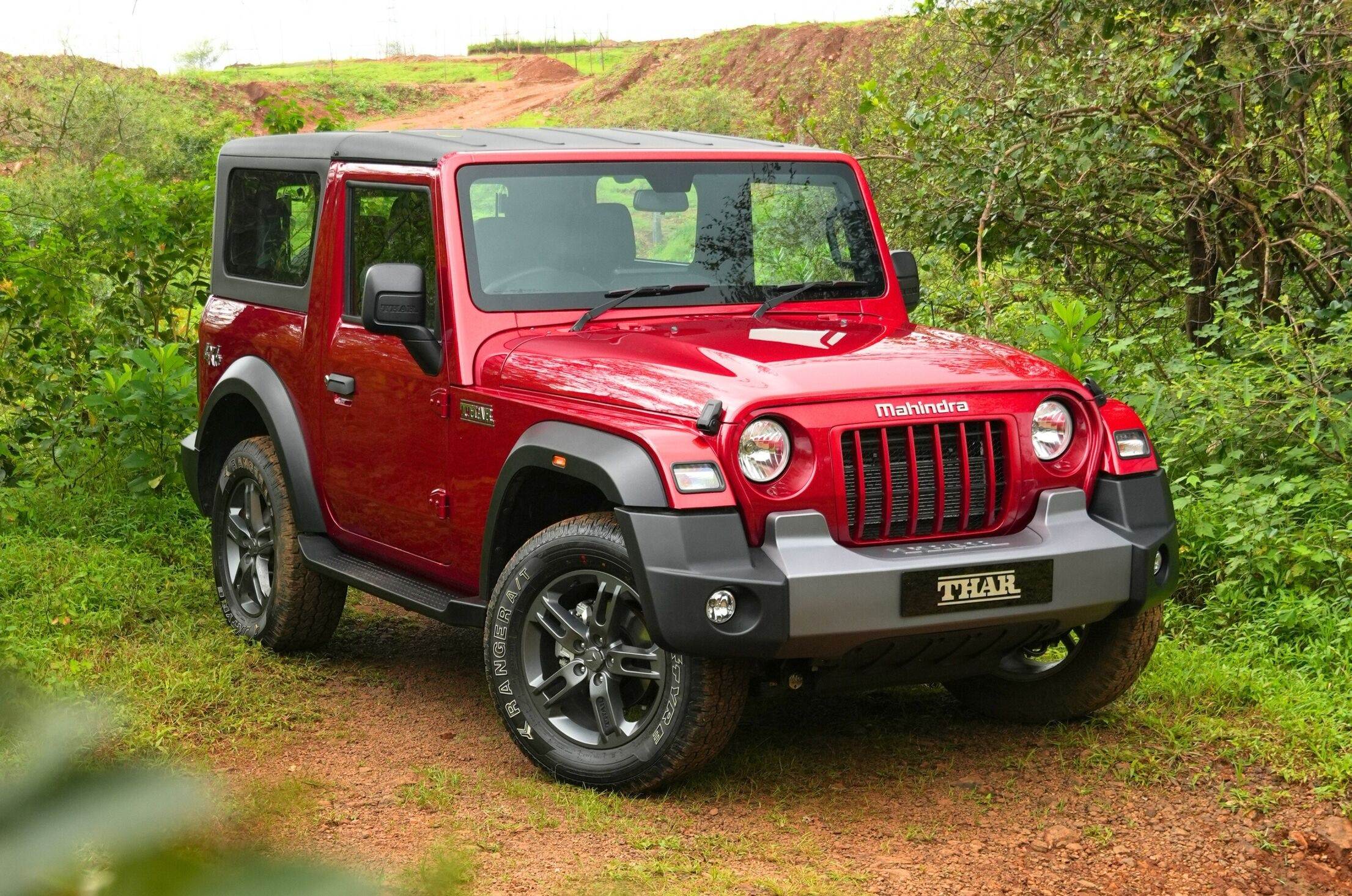 2025 Mahindra Thar front right side 