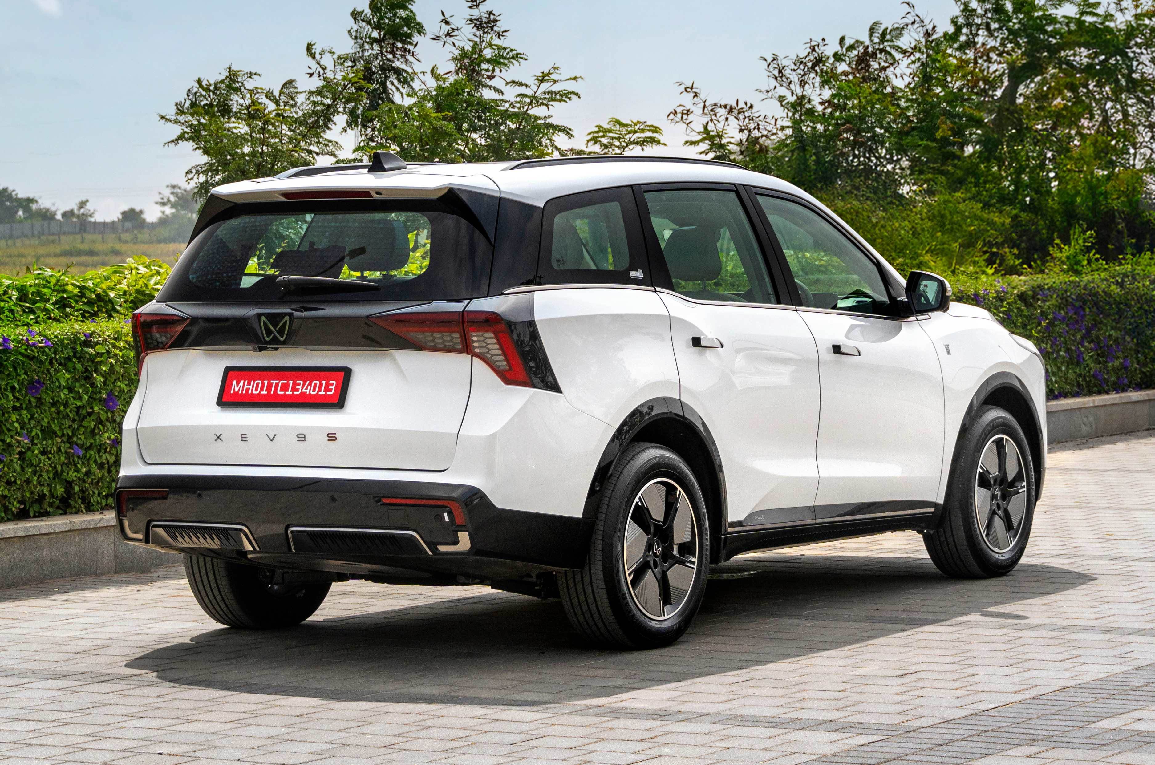 Mahindra XEV 9S rear right side static