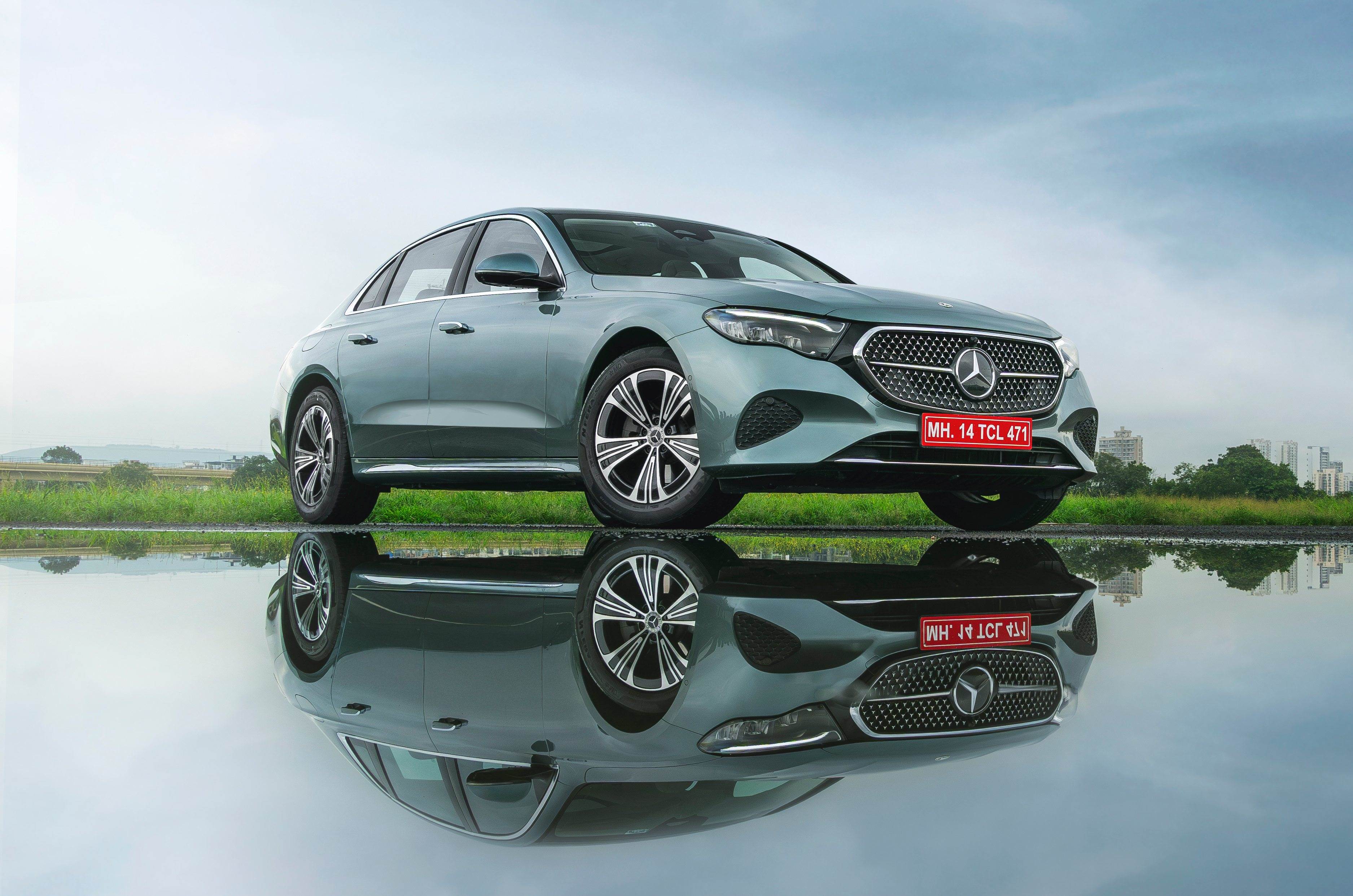 Mercedes E Class E 220d front right side