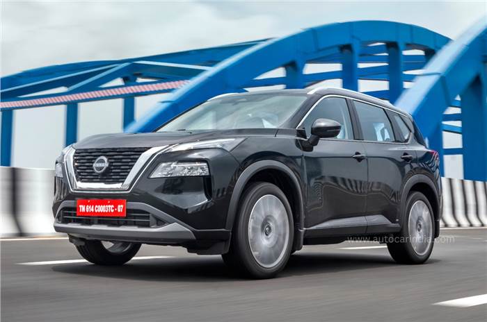 Nissan X-Trail front action