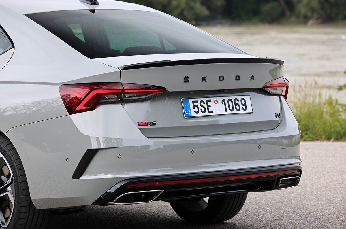 Skoda Octavia RS iV Expected Price ₹ 45 Lakh, 2024 Launch Date, Bookings in  India