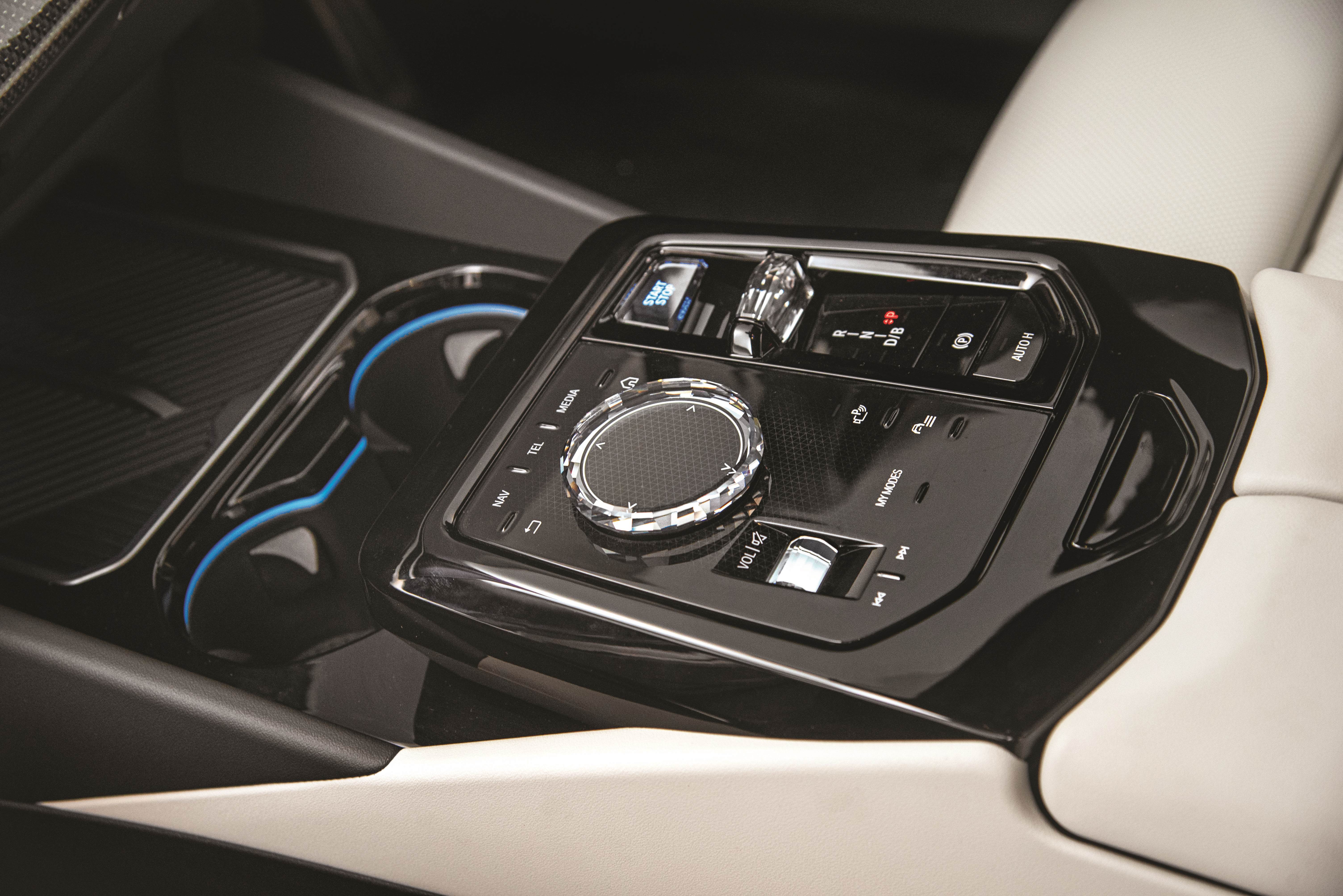 BMW i5 iDrive controller