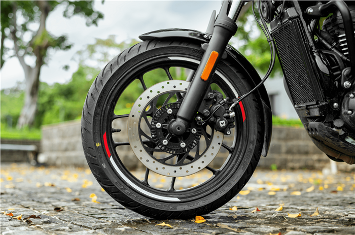 Triumph Speed T4 review front wheel