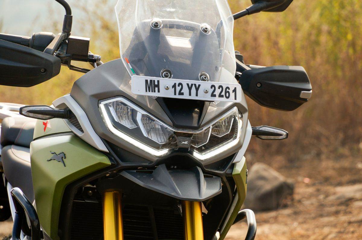 TVS Apache RTX headlight