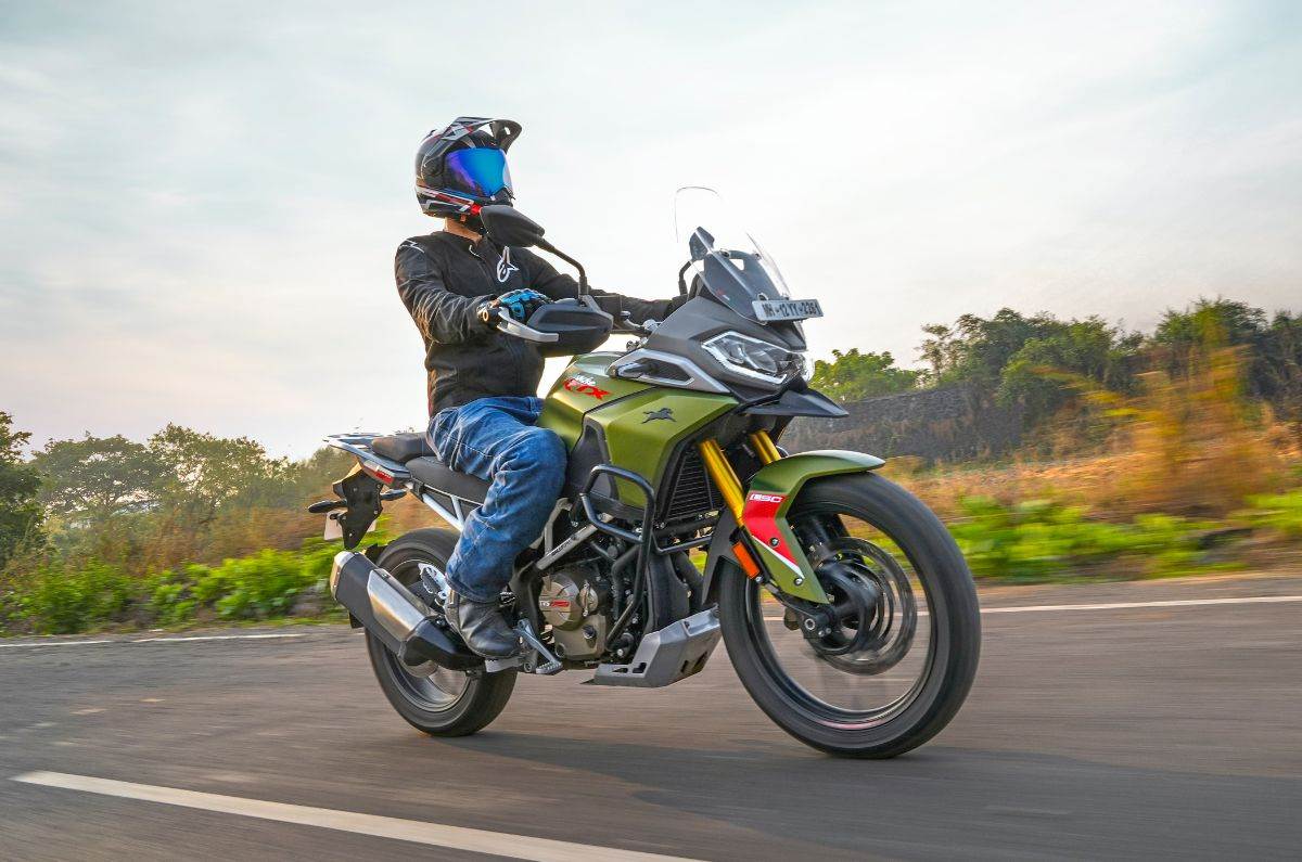 TVS Apache RTX riding shot