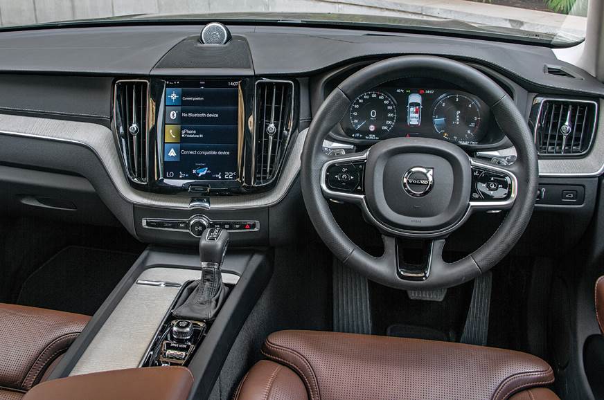 Volvo XC60 dashboard