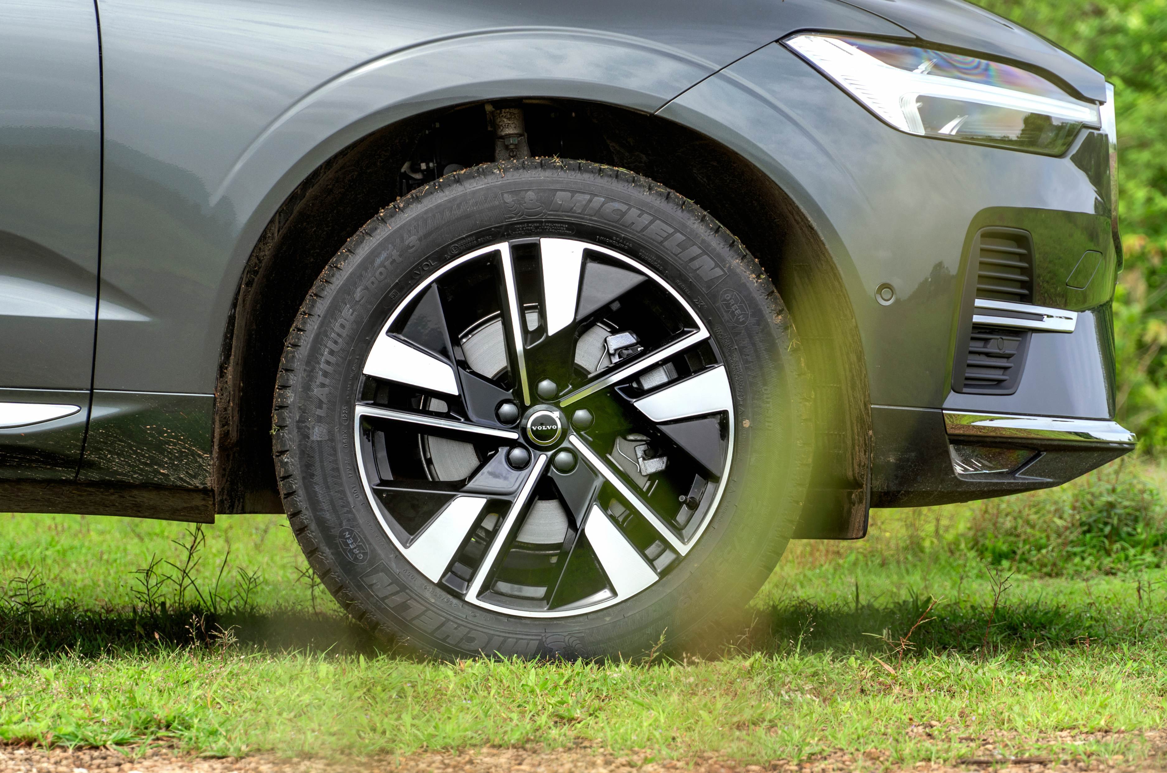 2025 Volvo XC60 facelift alloy wheel