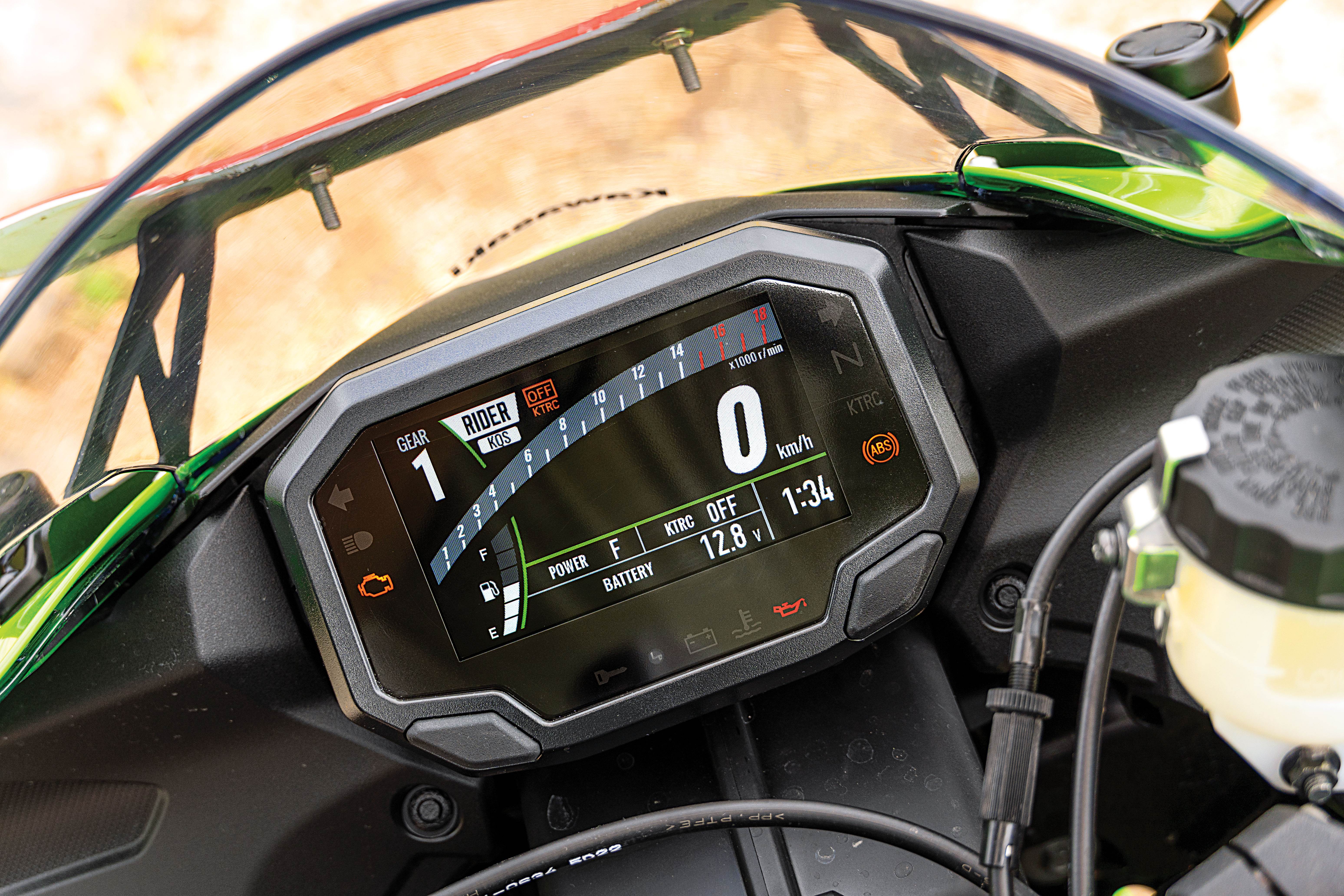 Kawasaki Ninja ZX-6R TFT shot