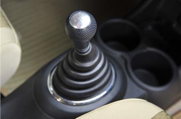 The 5-speed manual gearbox has crisp shifting action. 