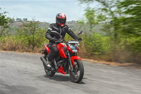 Tvs Apache Rtr 160 4v Price In India 21 Mileage Reviews Images Specs Autocar India