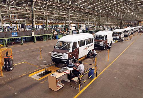 Force Motors aims to extend growth surge, targets 2015-16 peak