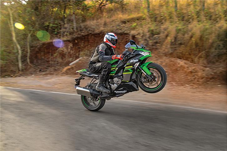 håndjern Opfattelse fire gange 2019 Kawasaki Ninja ZX-6R review, test ride | Autocar India