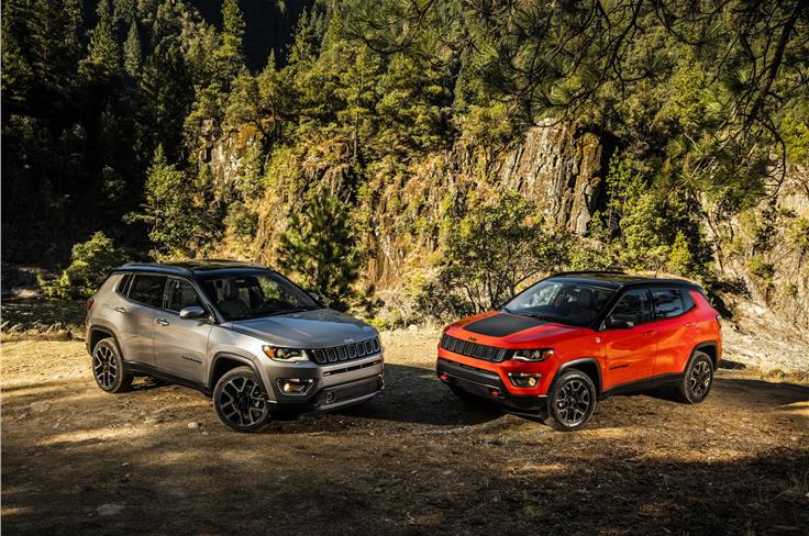 The standard Compass side-by-side with the hadrcore Trailhawk version (both models are international-spec).