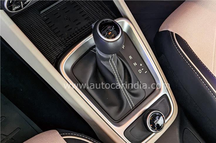 2022 Hyundai Venue facelift gear lever 