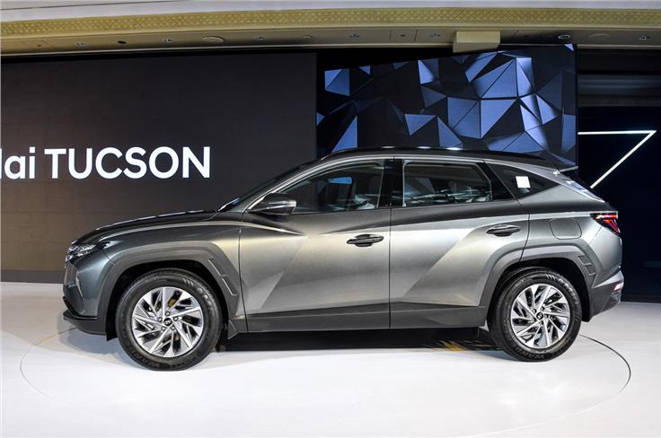 2022 Hyundai Tucson side profile 