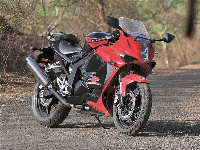 Hyosung GT250R review, test drive