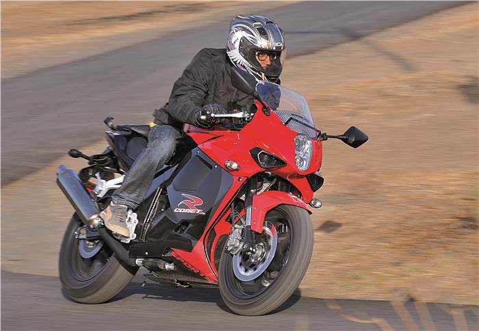 Hyosung GT250R review, test drive