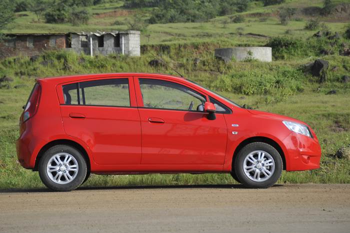 Chevrolet Sail U-VA review, test drive and video