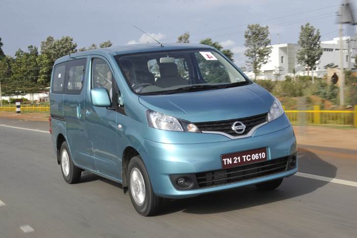 Nissan Evalia vs Toyota Innova