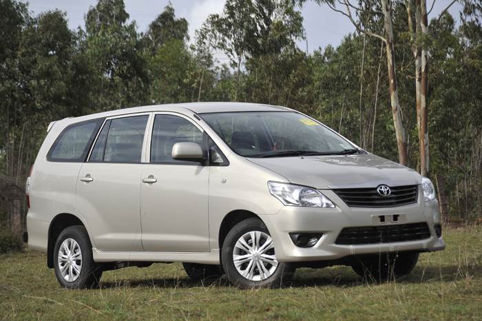 Nissan Evalia vs Toyota Innova