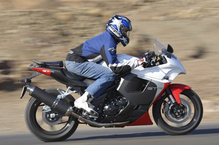 Hyosung GT650R review, test ride