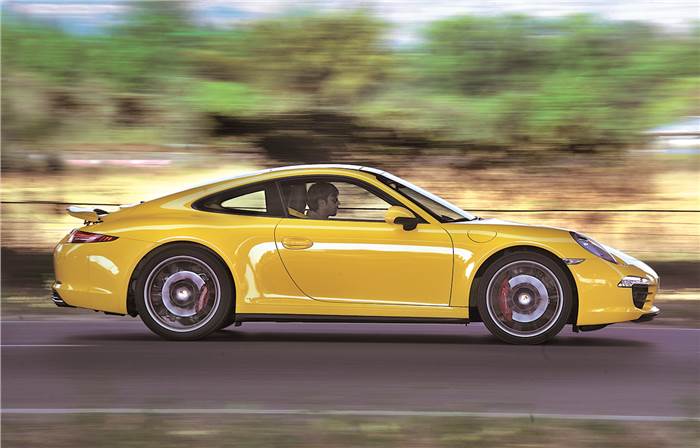 Porsche 911 Carrera 4S review, test drive