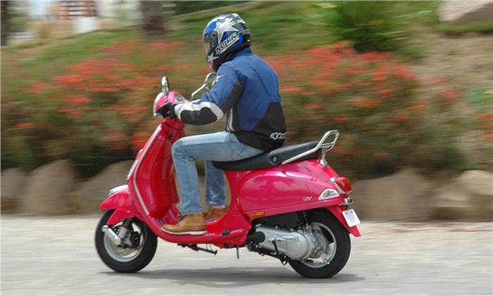 New Vespa VX 125  review, test ride