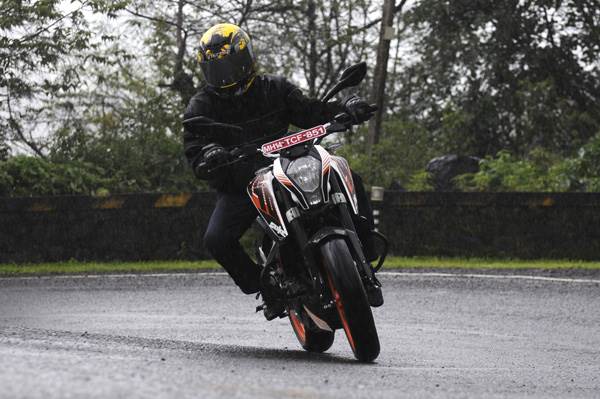 KTM 390 Duke India review, test ride