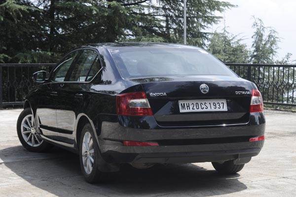 New Skoda Octavia 2.0 TDI, 1.4 TSI manual review, test drive