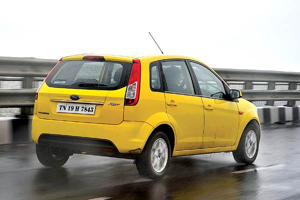 Nissan Micra Active vs Maruti Wagon R vs Ford Figo 