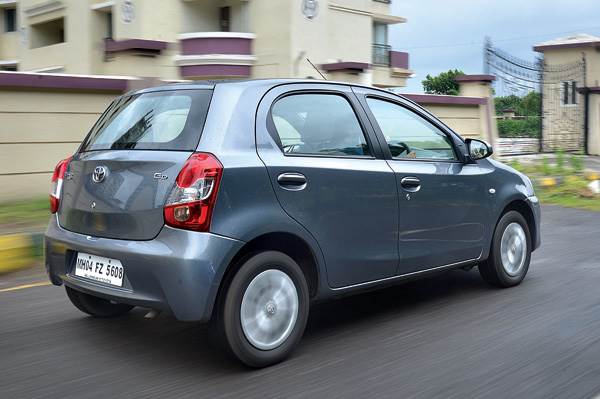 Hyundai Grand i10 diesel vs Toyota Liva diesel