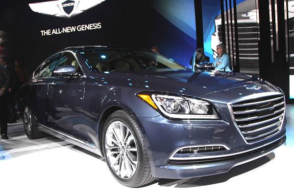 New Hyundai Genesis showcased at Detroit Motor Show 2014