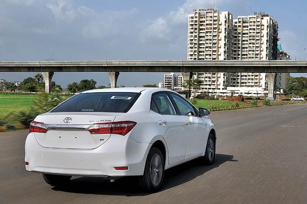 2014 Toyota Corolla Altis review, road test