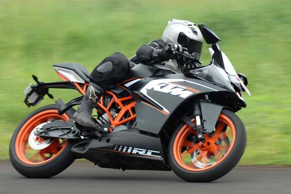 KTM RC390 and RC200 track review in India