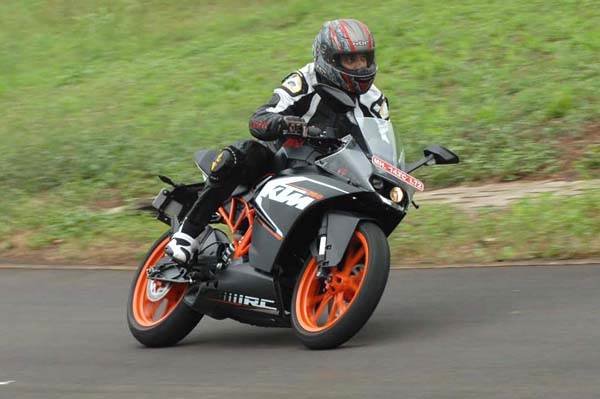 KTM RC390 and RC200 track review in India