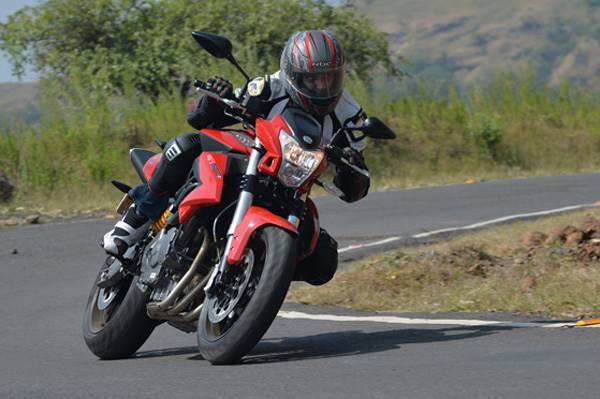 Benelli TNT600i review, test ride