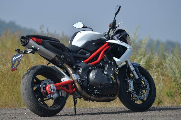 Benelli TNT 899 review, test ride