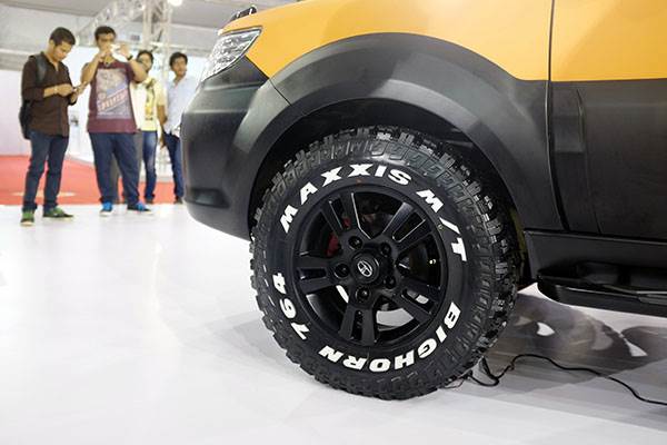 Tata Safari Storme custom at the Autocar Performance Show