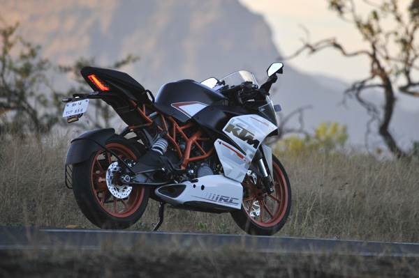 KTM RC 390 review, road test 