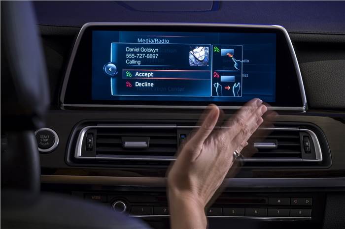 BMW presents new iDrive system at CES 2015