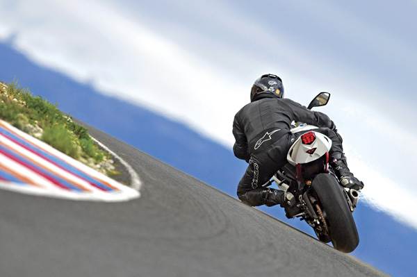 Promotional feature: Triumph Daytona 675R