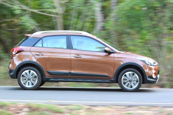 Hyundai i20 Active review, test drive