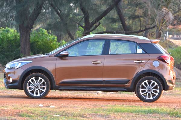 Hyundai i20 Active review, test drive