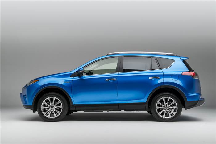 Facelifted Toyota RAV4 unveiled