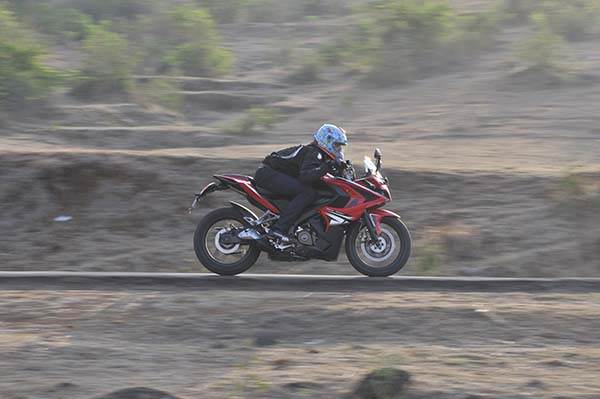 2015 Bajaj Pulsar RS 200 review, road test