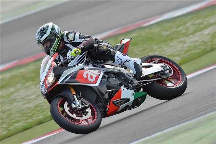 Aprilia RSV4 RF review, test ride