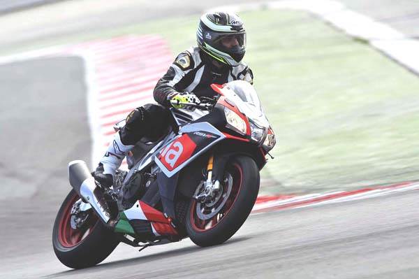 Aprilia RSV4 RF review, test ride