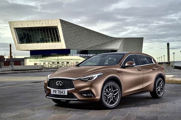 Infiniti Q30 luxury hatchback revealed