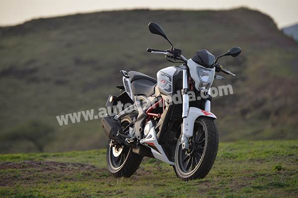 Benelli TNT 25 review, test ride