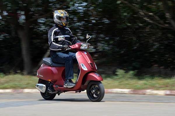 Vespa 150cc VXL, SXL review, first ride